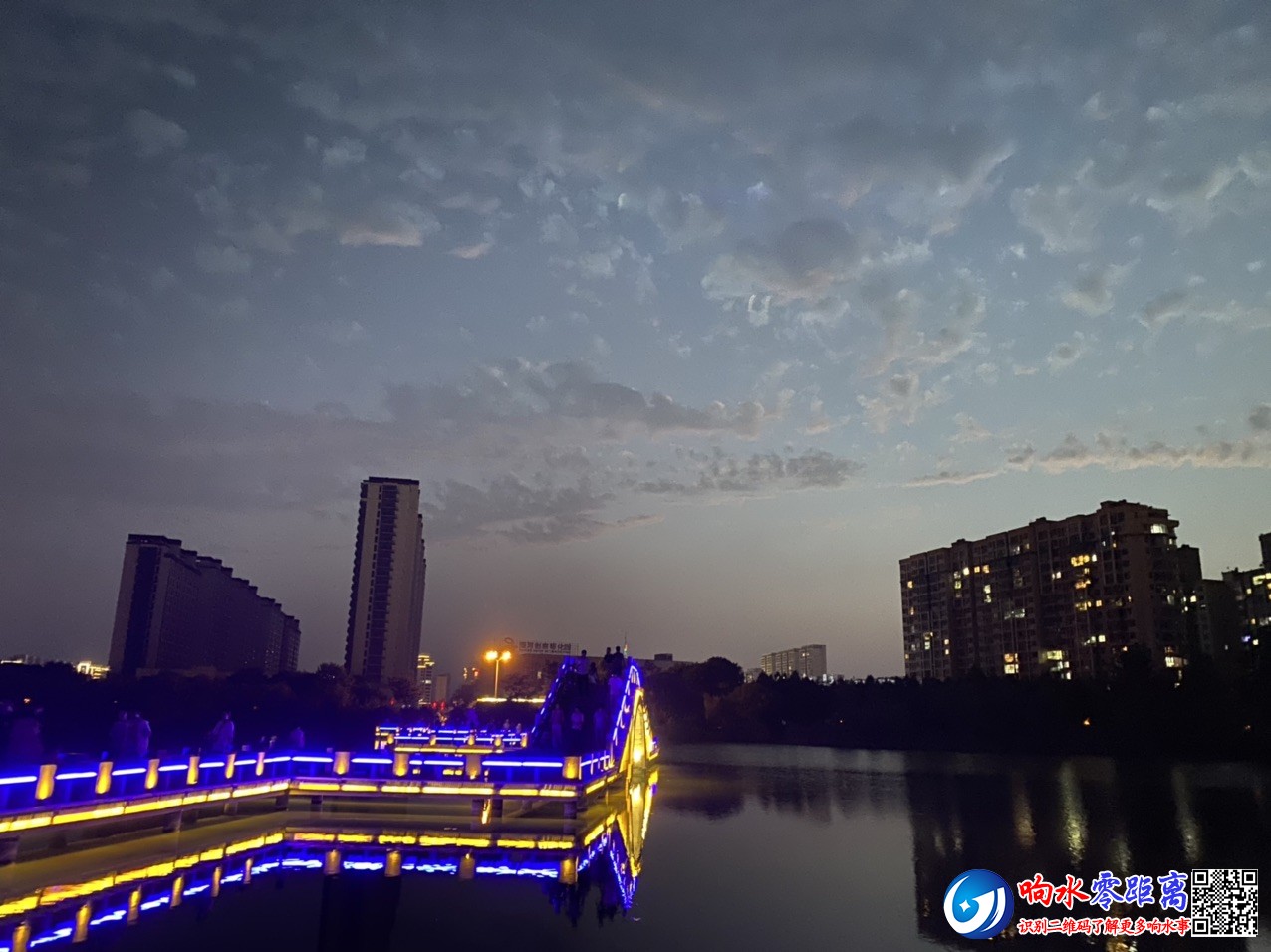 响水夜景图片图片